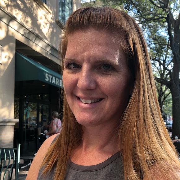 Meet your Posher, Laura - Picture 1 of 1